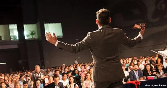 8 Tips untuk Meningkatkan Kepercayaan Diri saat Berbicara di Depan Banyak Orang